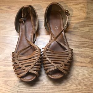 Report strappy camel/tan sandals